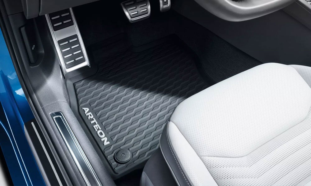 All-weather floor mats, Front