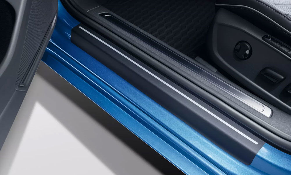 Door sill protection film - black with silver stripes (1 set = 4 pieces)