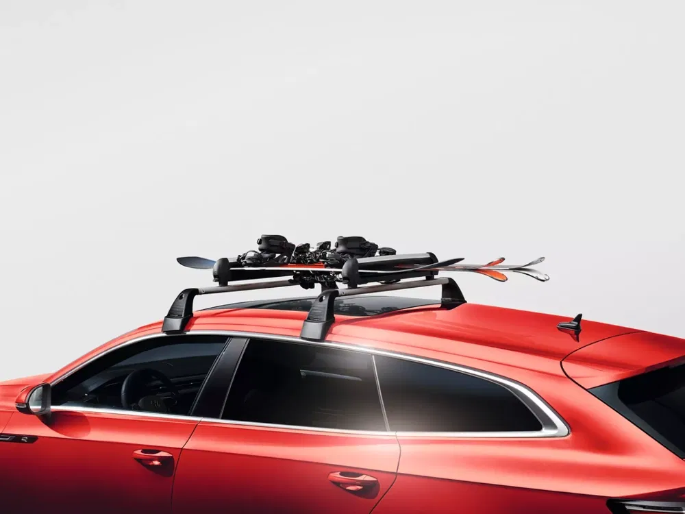 Ski and snowboard carrier, 6 Pairs of Skis or 4 Snowboarbds