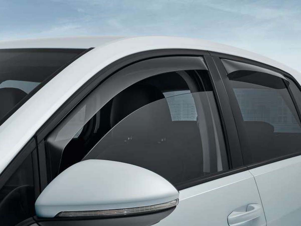 Slimline weathershields, Front