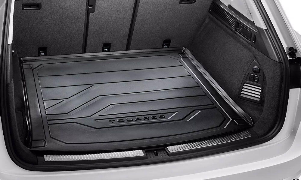 Luggage compartment tray