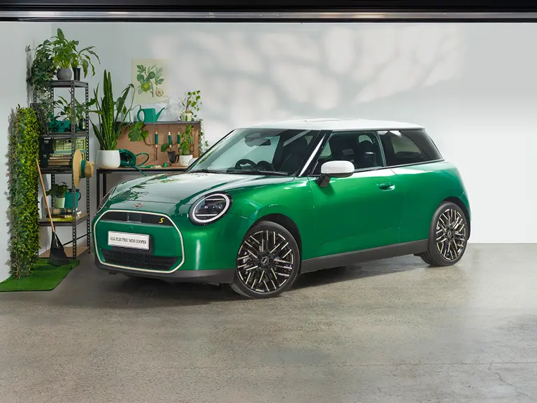 THE ALL-ELECTRIC MINI COOPER SE FAVOURED TRIM FROM $166 PER WEEK.