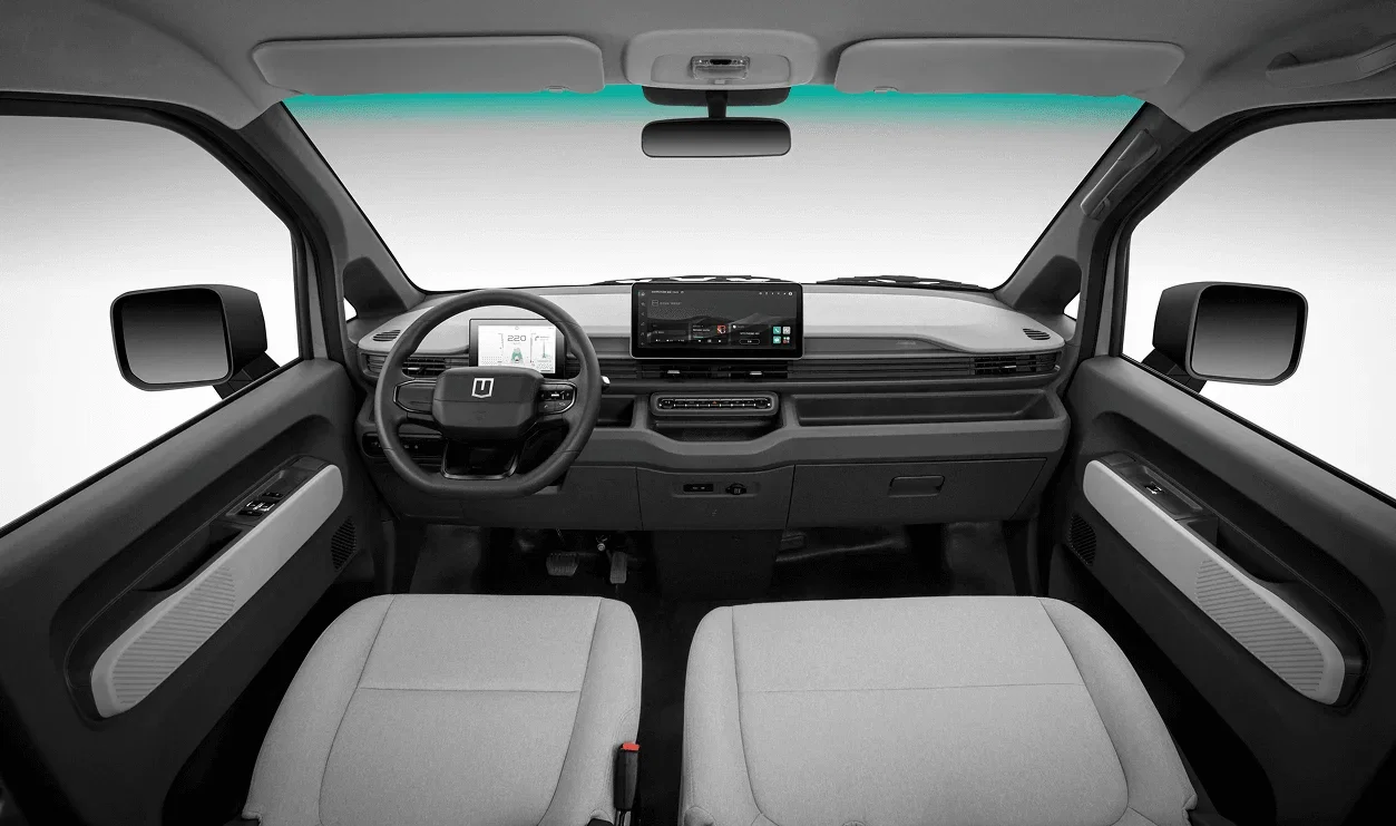 Farizon V7E interior