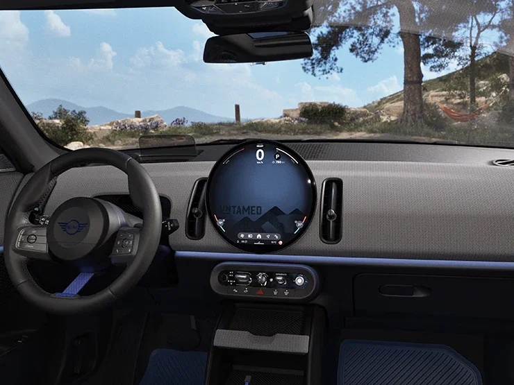 MINI Countryman Untamed Edition circular display.