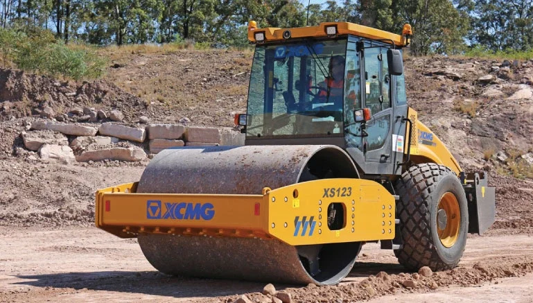 XS123 / XS123PD Vibratory Roller