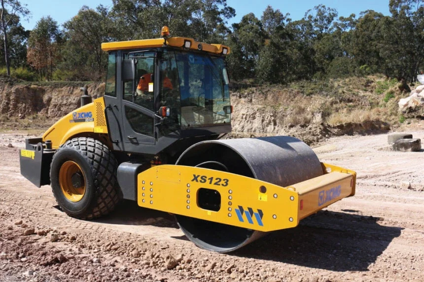 XS123 / XS123PD Vibratory Roller