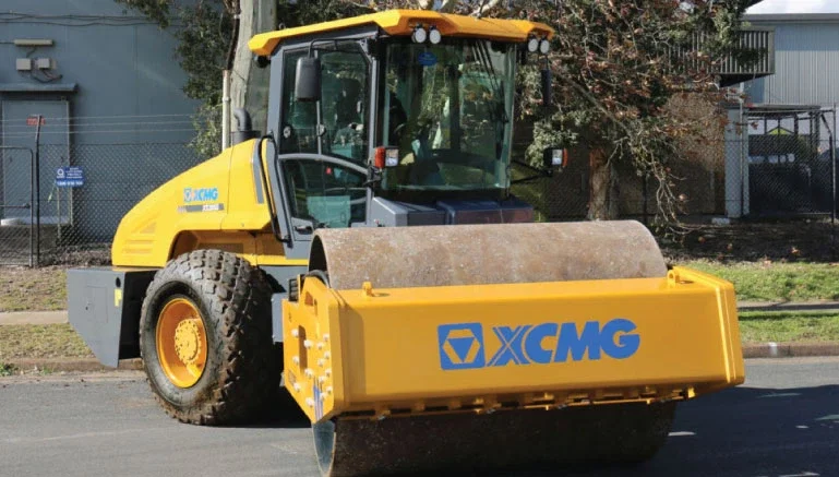 XS205S / XS205PD Vibratory Roller