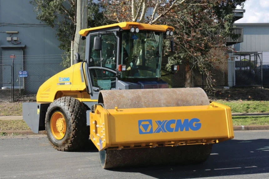 XS205S / XS205PD Vibratory Roller