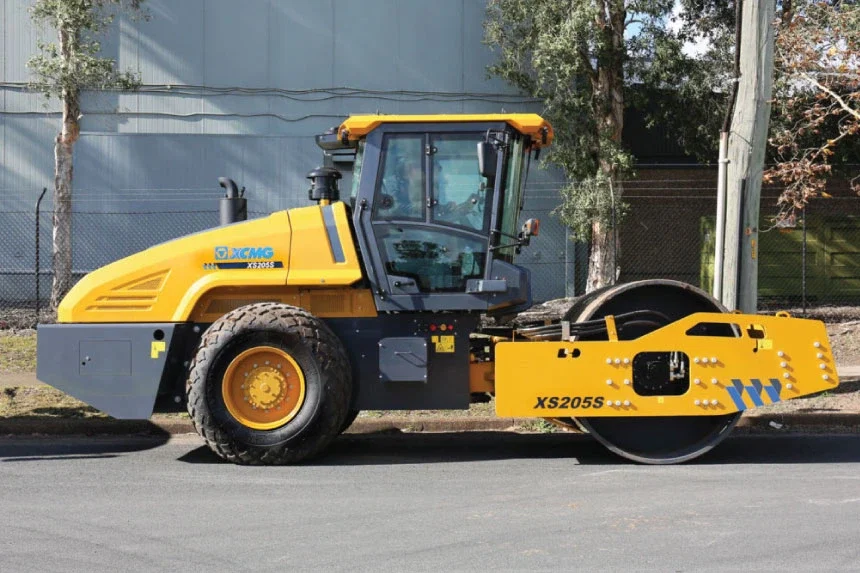 XS205S / XS205PD Vibratory Roller