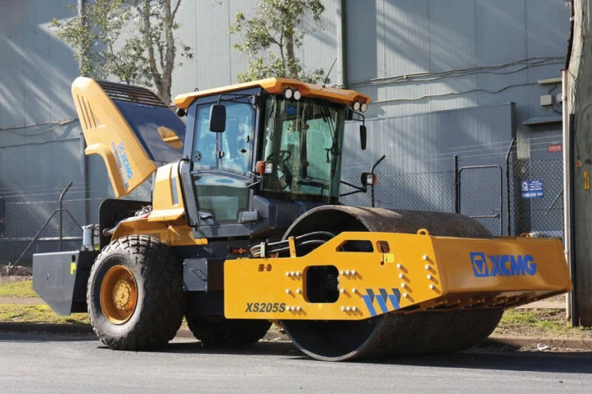 XS205S / XS205PD Vibratory Roller