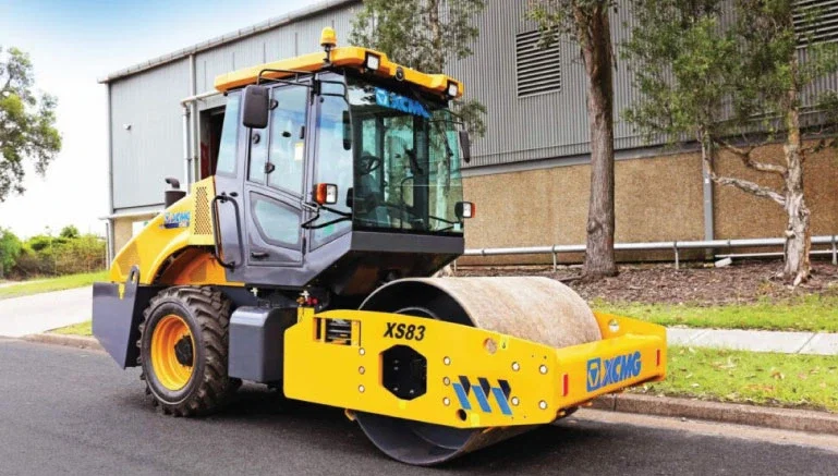 XS83 / XS83PD Vibratory Roller