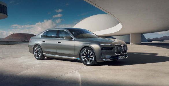 BMW i7