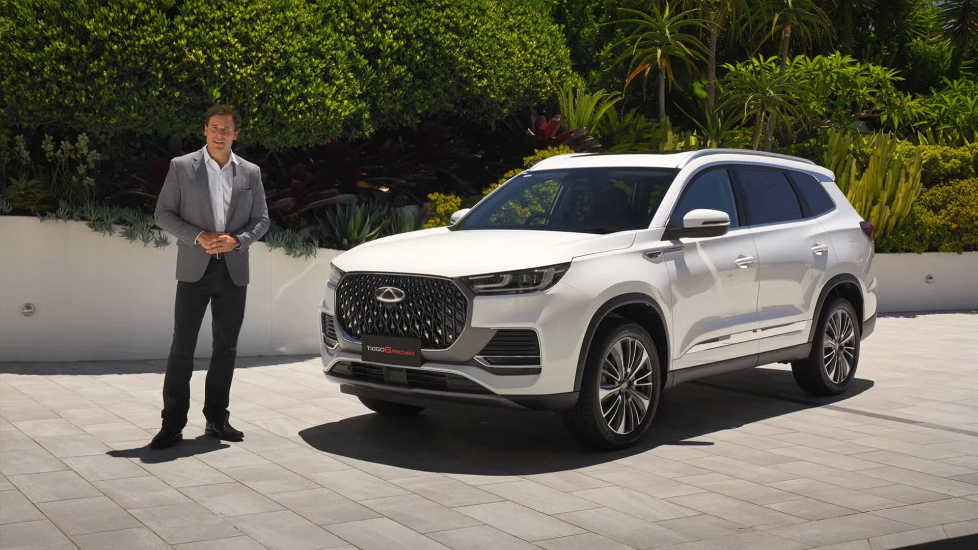 Tiggo 4 Design Front 1