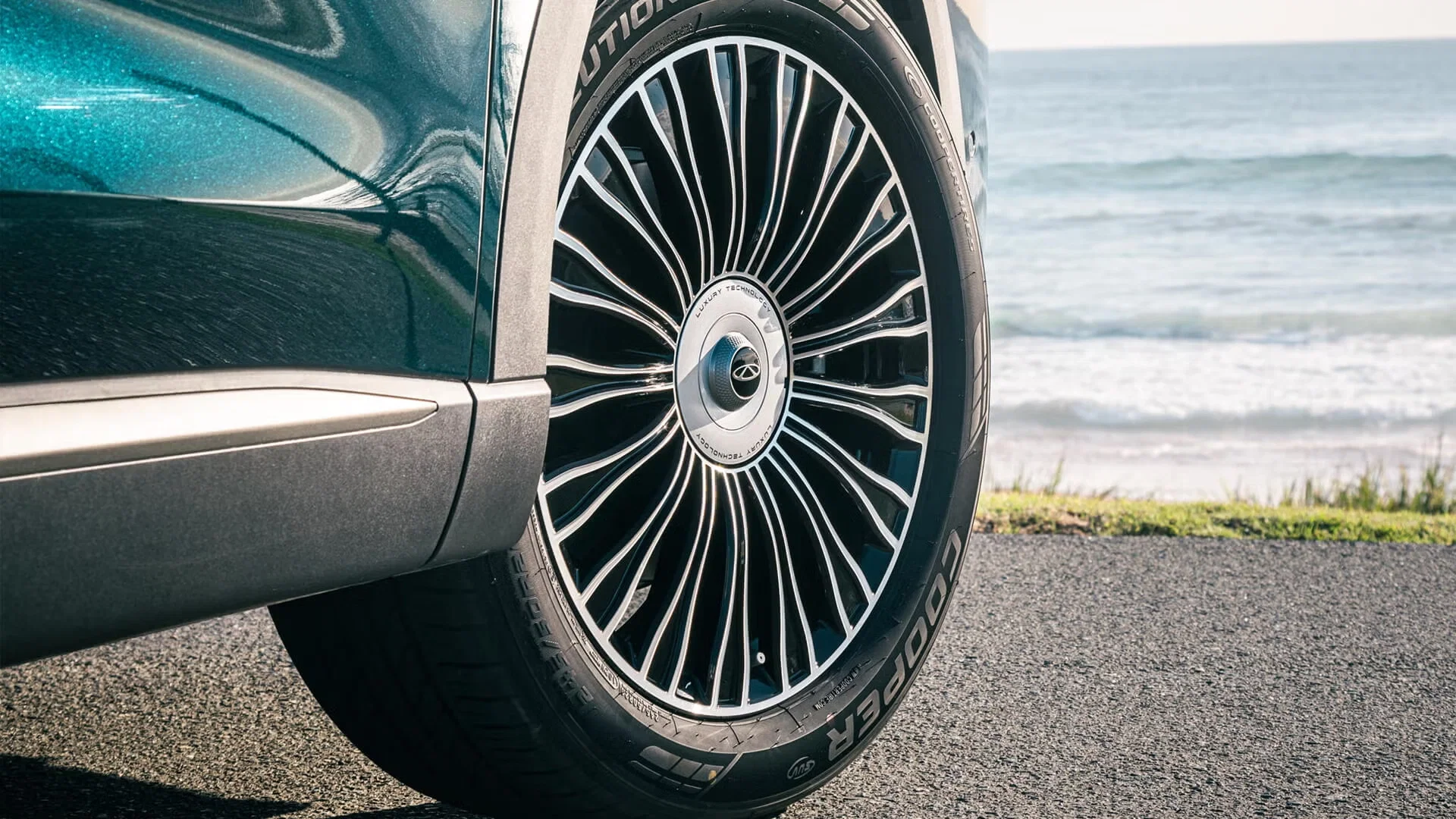 Tiggo 9 Super Hybrid Wheels Up Close