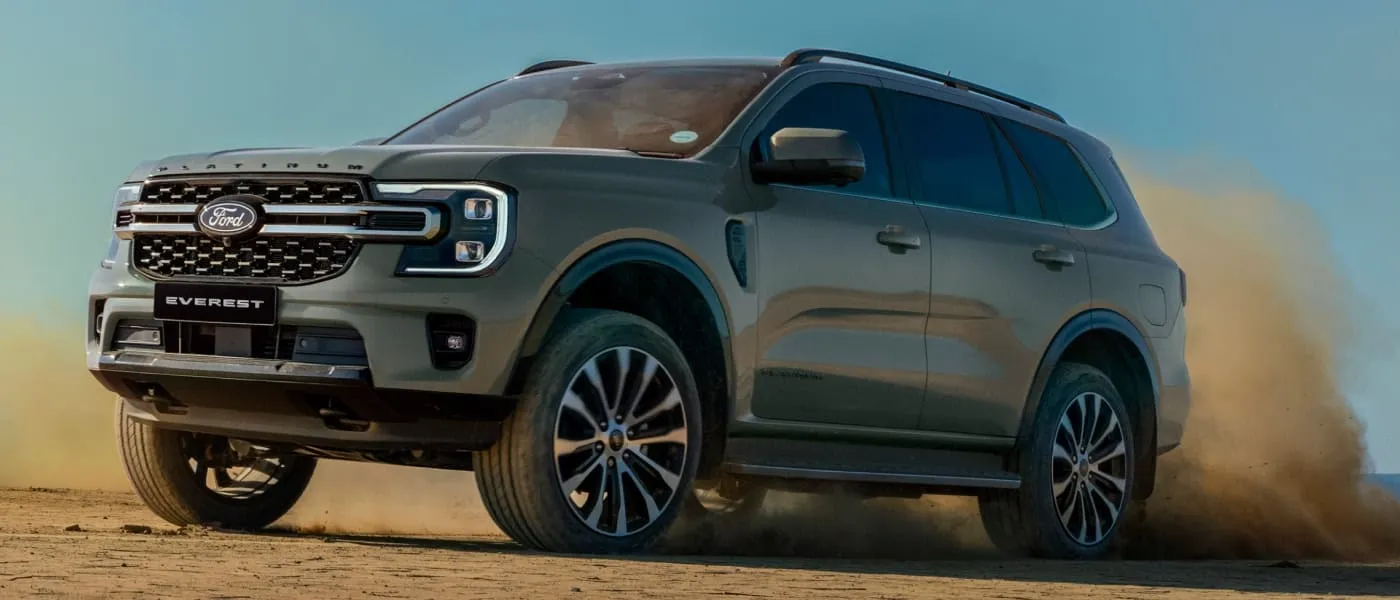 Ford Everest driving through open terrain