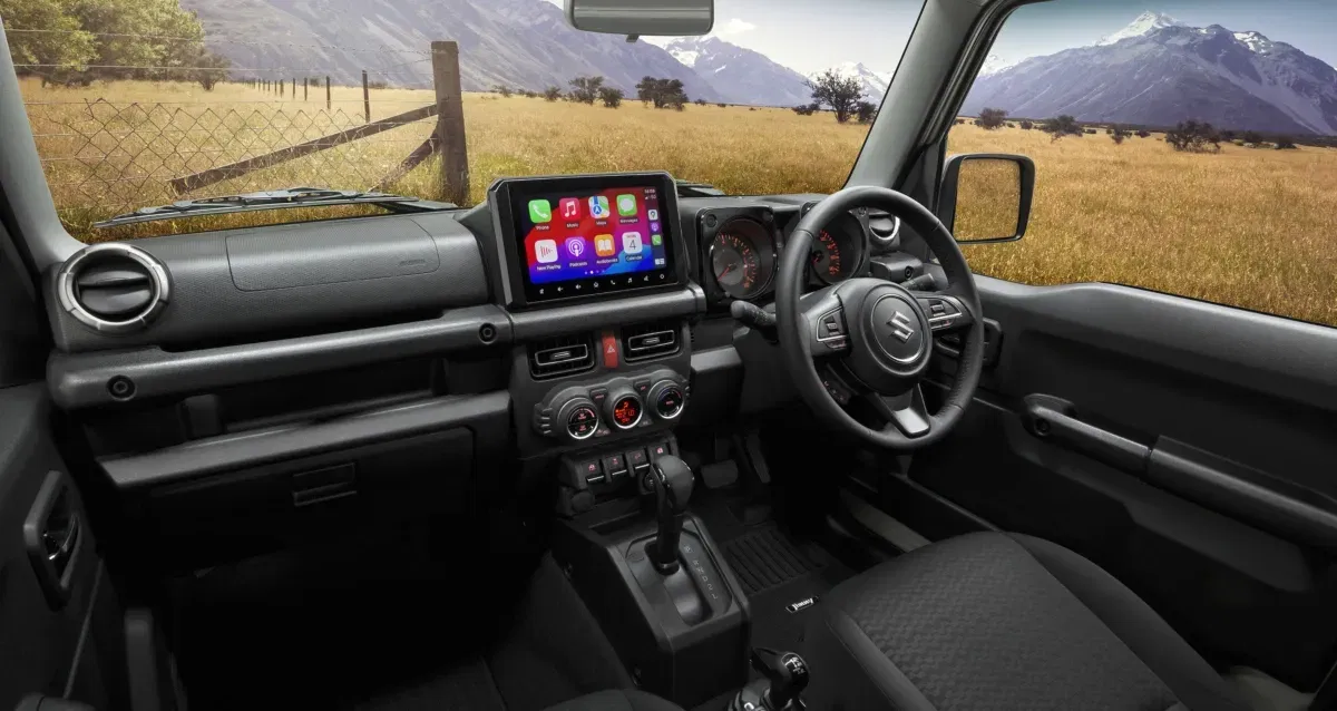 Apple CarPlay and Android Auto interface on Jimny display