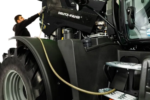 MaxCom Armrest Control