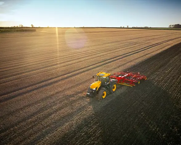 iCON 8330 Fastrac Tractor