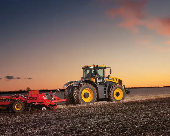 iCON 8330 Fastrac Tractor